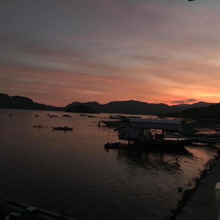 Ora Komodo Home Stay Екстер'єр фото