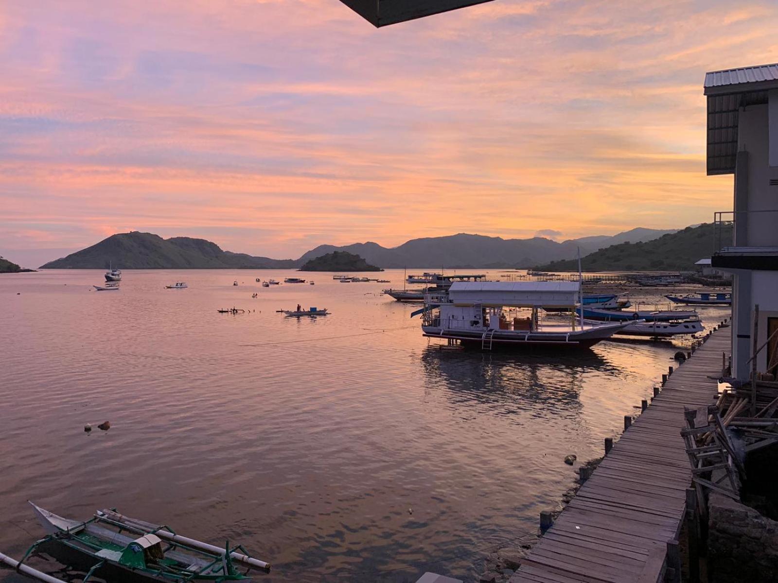 Ora Komodo Home Stay Екстер'єр фото