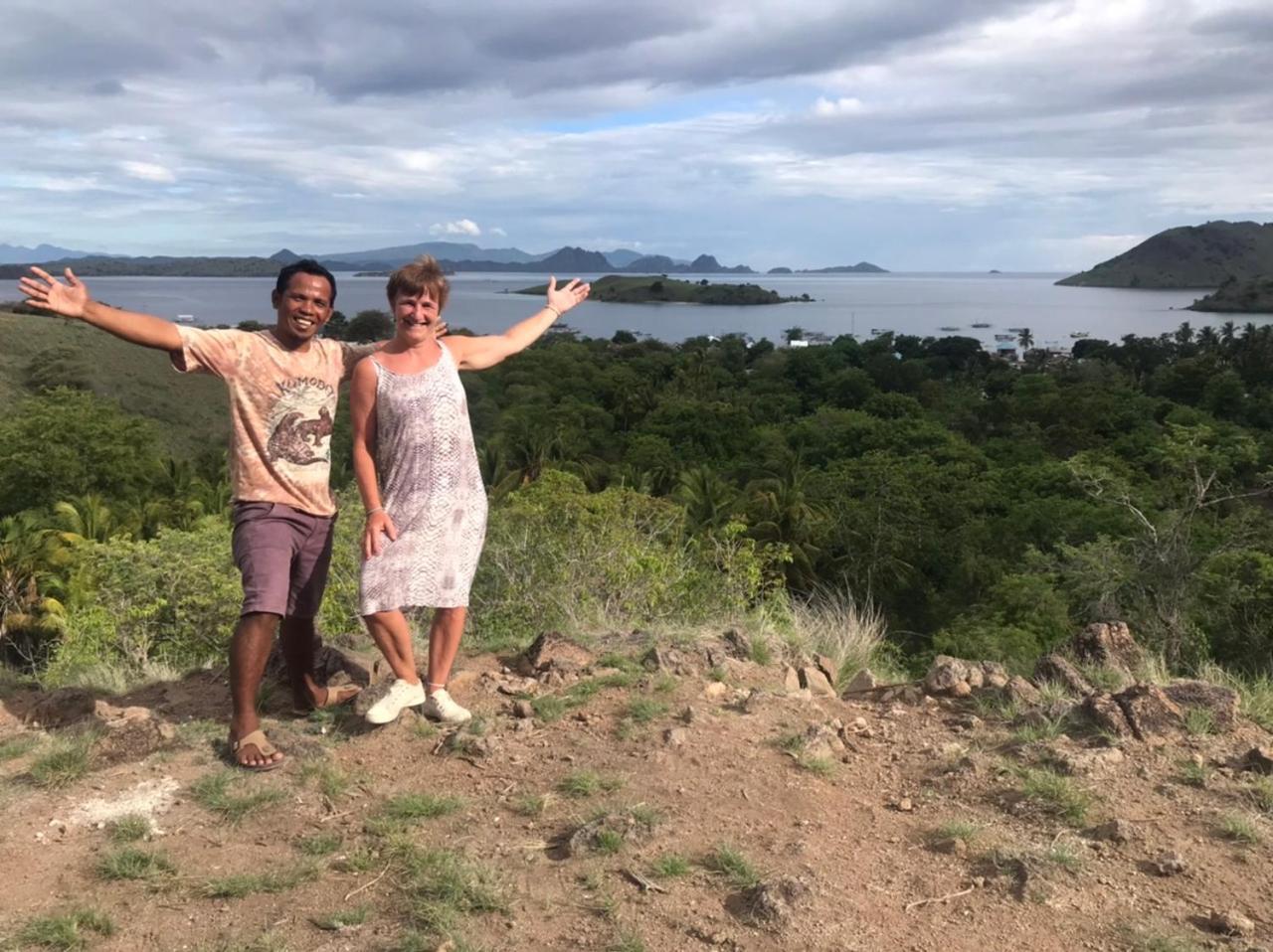 Ora Komodo Home Stay Екстер'єр фото