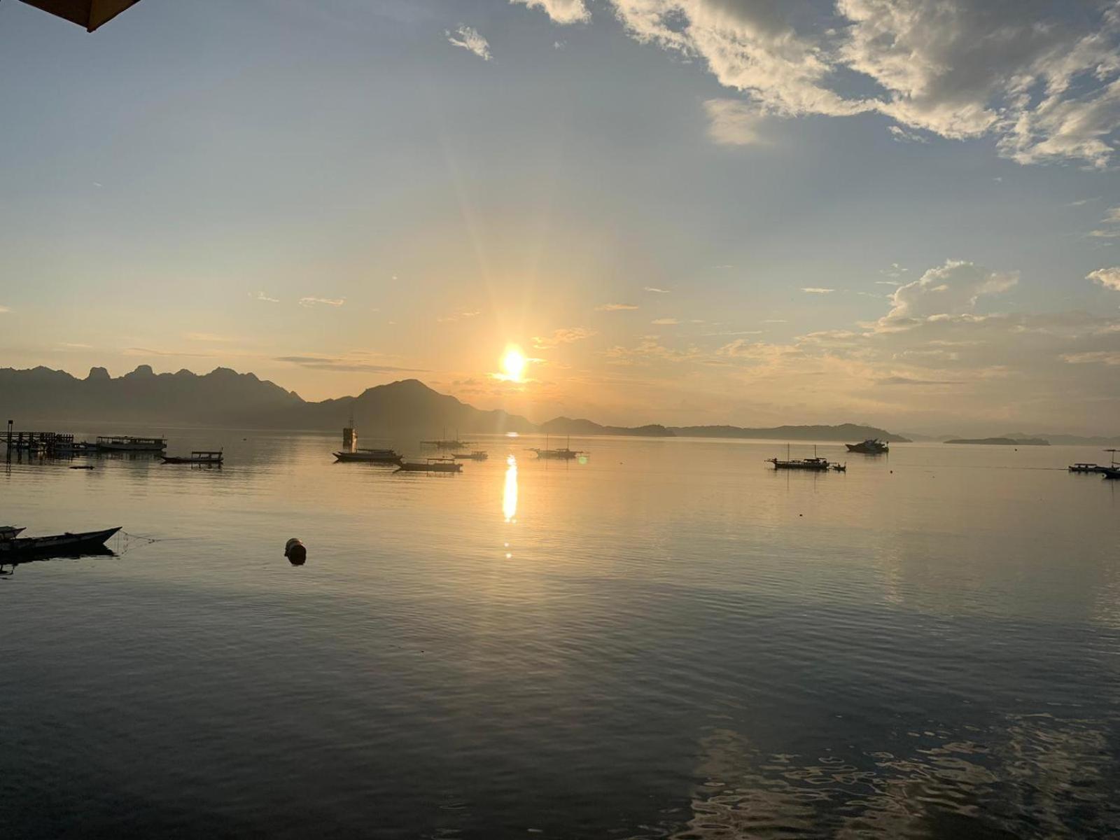 Ora Komodo Home Stay Екстер'єр фото