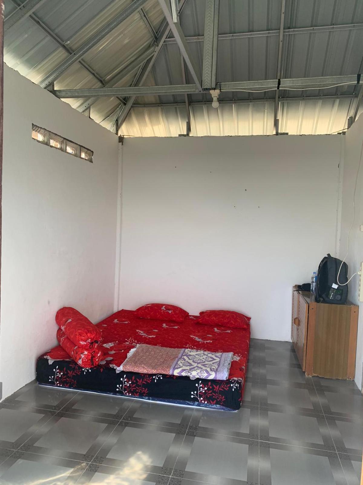 Ora Komodo Home Stay Екстер'єр фото