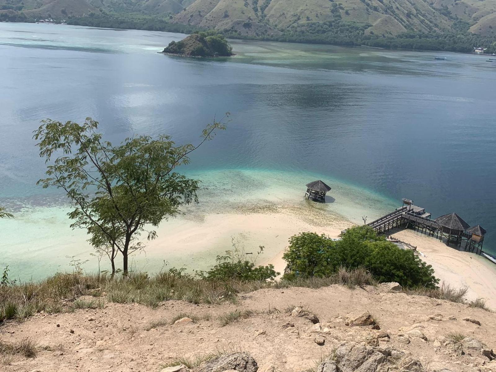 Ora Komodo Home Stay Екстер'єр фото