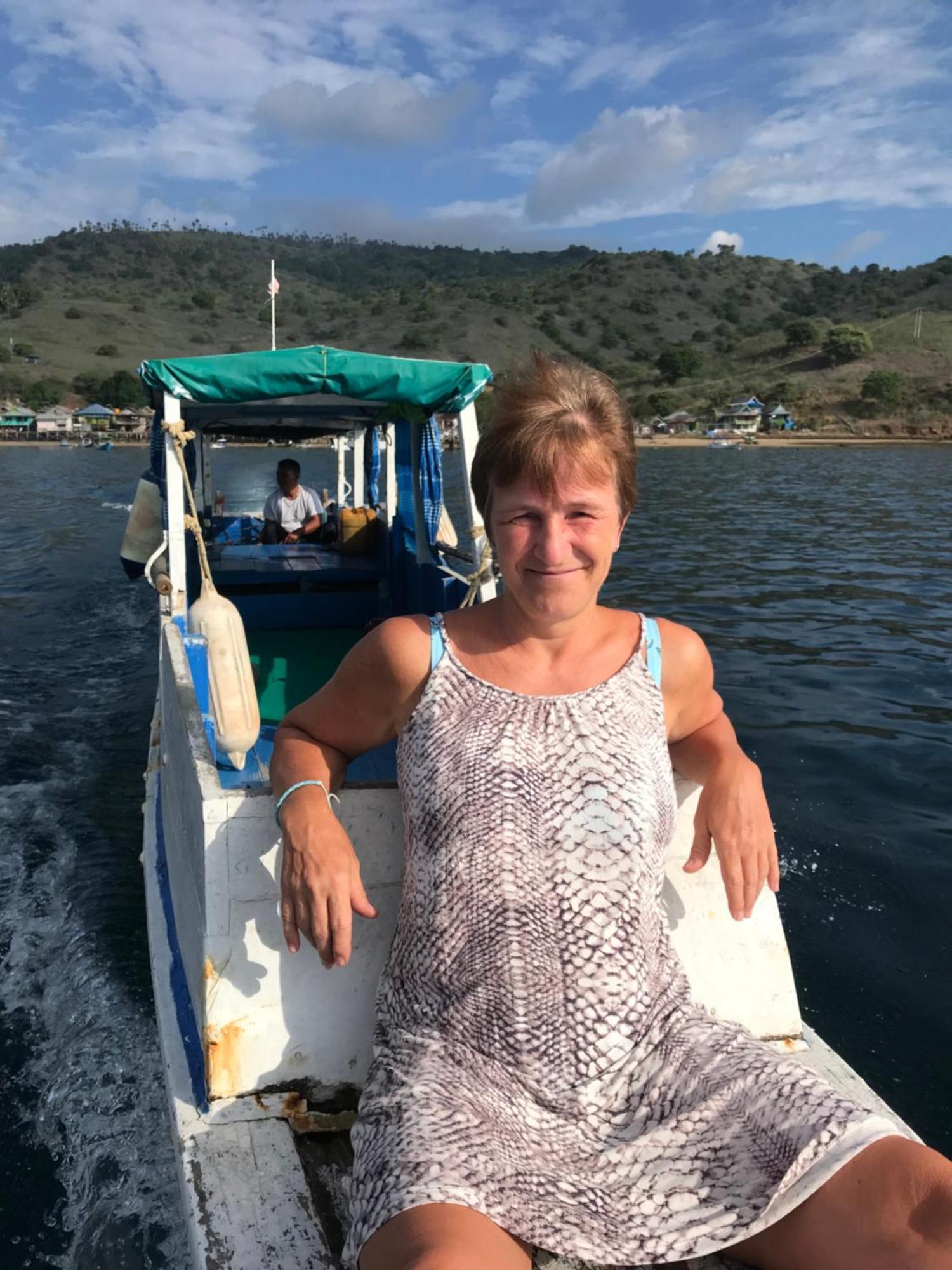 Ora Komodo Home Stay Екстер'єр фото