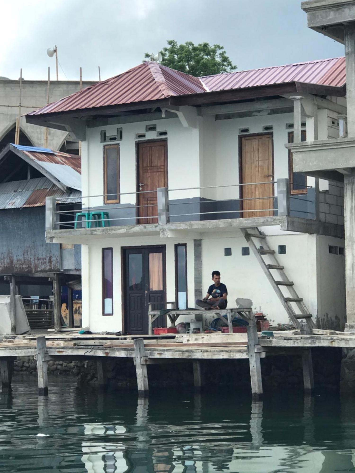 Ora Komodo Home Stay Екстер'єр фото