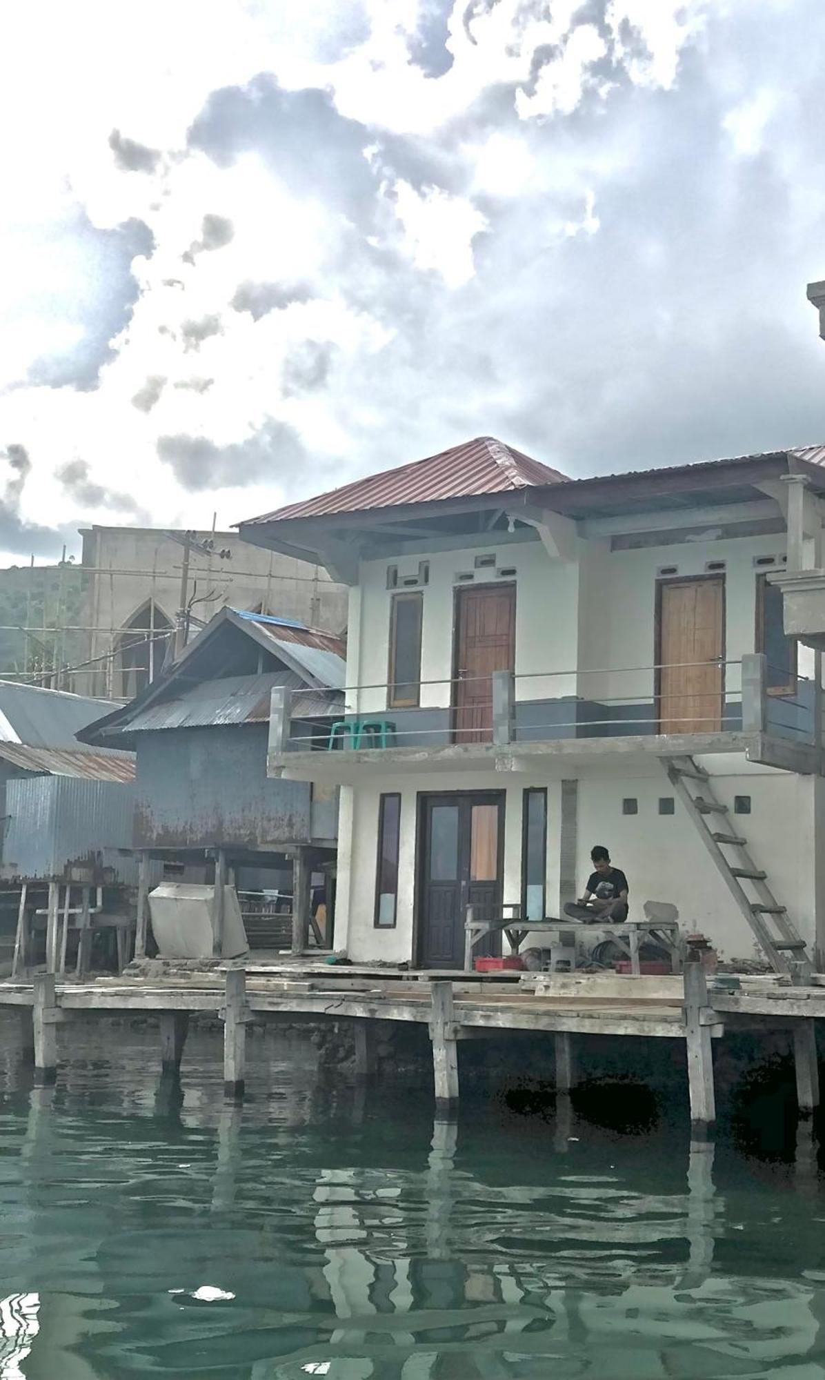 Ora Komodo Home Stay Екстер'єр фото