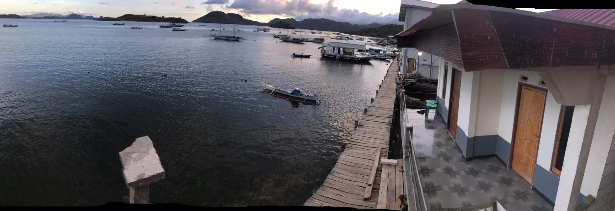 Ora Komodo Home Stay Екстер'єр фото