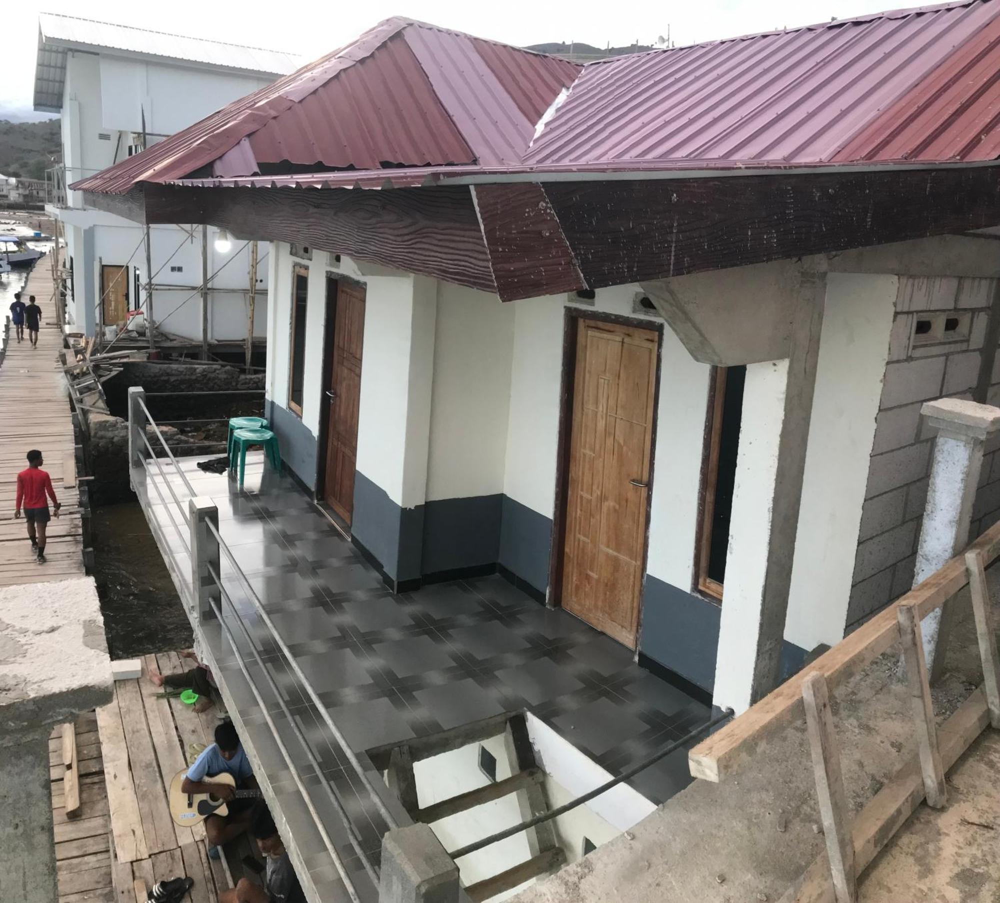 Ora Komodo Home Stay Екстер'єр фото