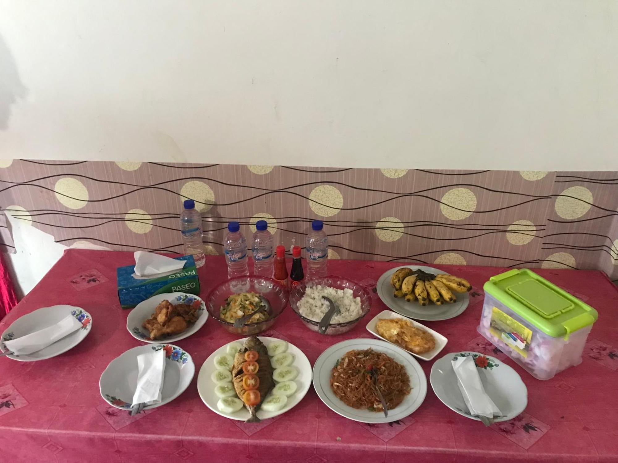 Ora Komodo Home Stay Екстер'єр фото